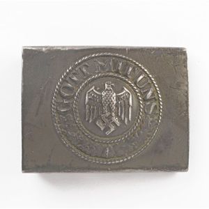 DM139 Field grey painted Heer EM belt buckle