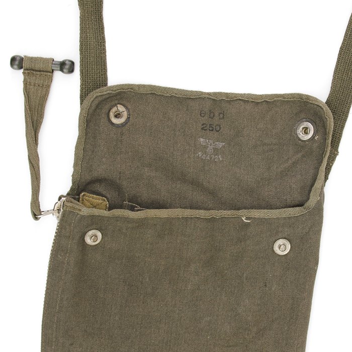 OPA30 Luftwaffe Fallschirmjäger gas mask and carrying bag — image 10