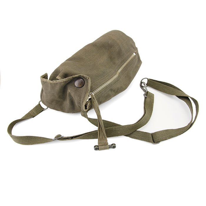 OPA30 Luftwaffe Fallschirmjäger gas mask and carrying bag — image 14