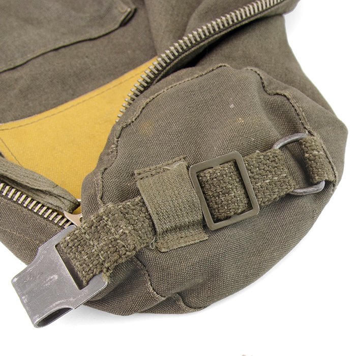 OPA30 Luftwaffe Fallschirmjäger gas mask and carrying bag — image 16