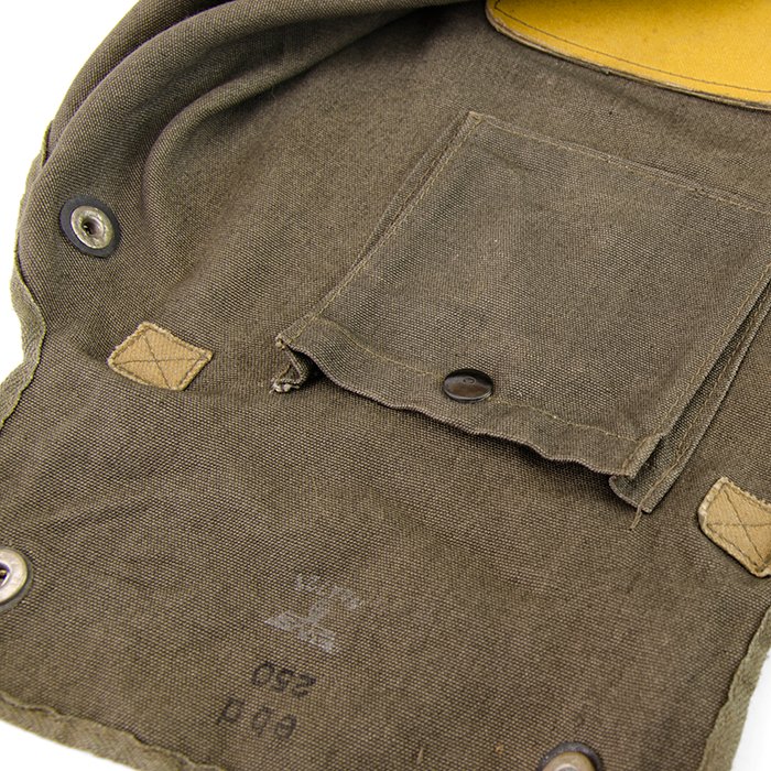 OPA30 Luftwaffe Fallschirmjäger gas mask and carrying bag — image 18