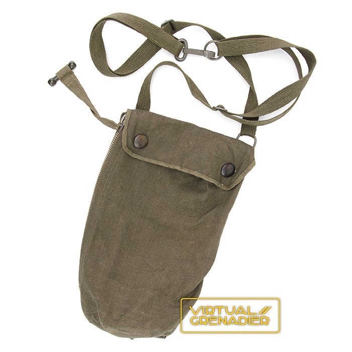 OPA30 Luftwaffe Fallschirmjäger gas mask and carrying bag — image 2