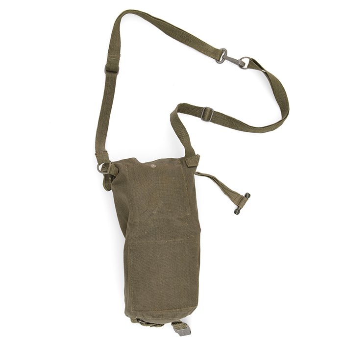 OPA30 Luftwaffe Fallschirmjäger gas mask and carrying bag — image 6