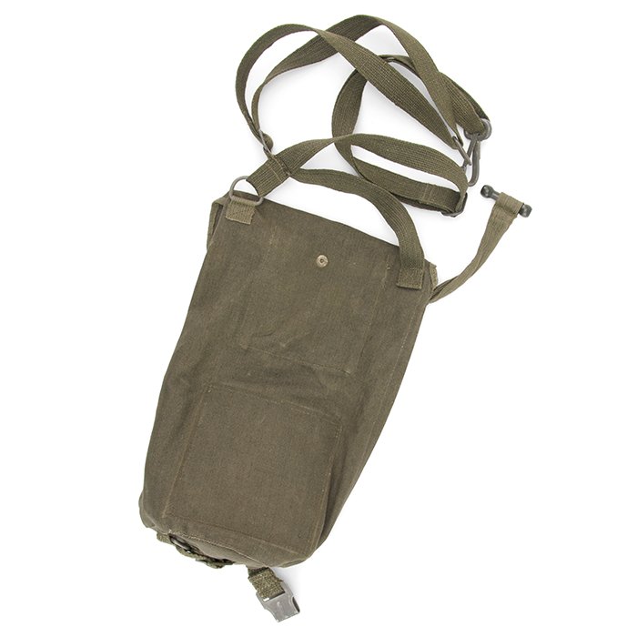 OPA30 Luftwaffe Fallschirmjäger gas mask and carrying bag — image 7