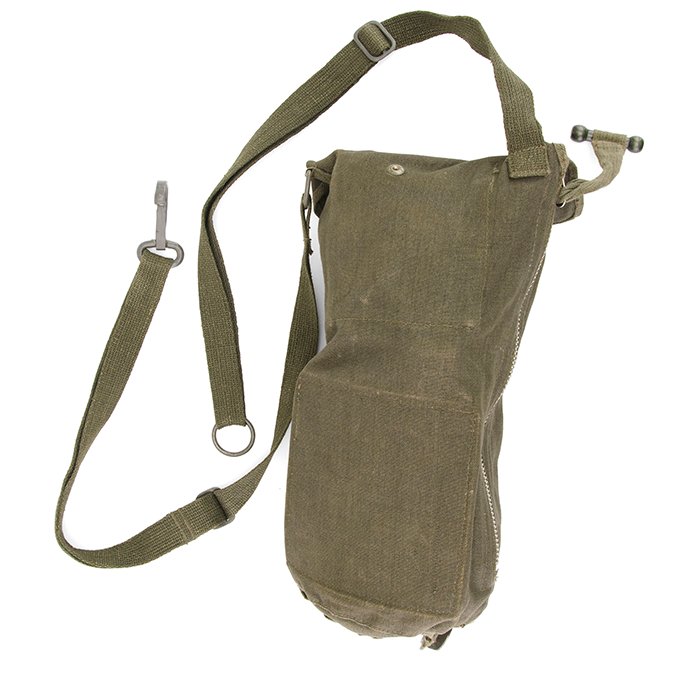 OPA30 Luftwaffe Fallschirmjäger gas mask and carrying bag — image 8