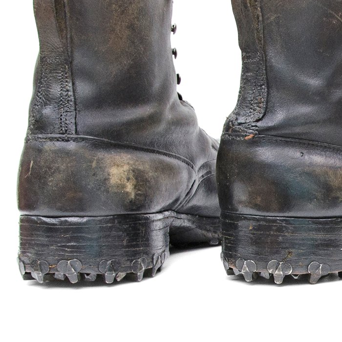 MP4001 Matched pair of service used Gebirgsjäger Bergschuhe — image 11