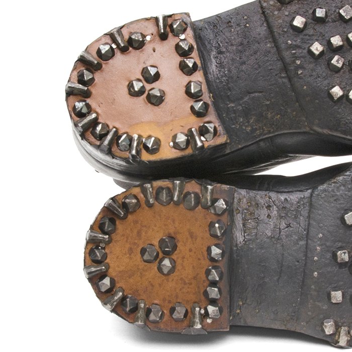 MP4001 Matched pair of service used Gebirgsjäger Bergschuhe — image 13