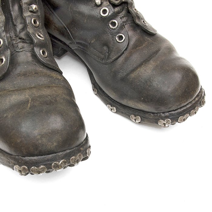 MP4001 Matched pair of service used Gebirgsjäger Bergschuhe — image 3