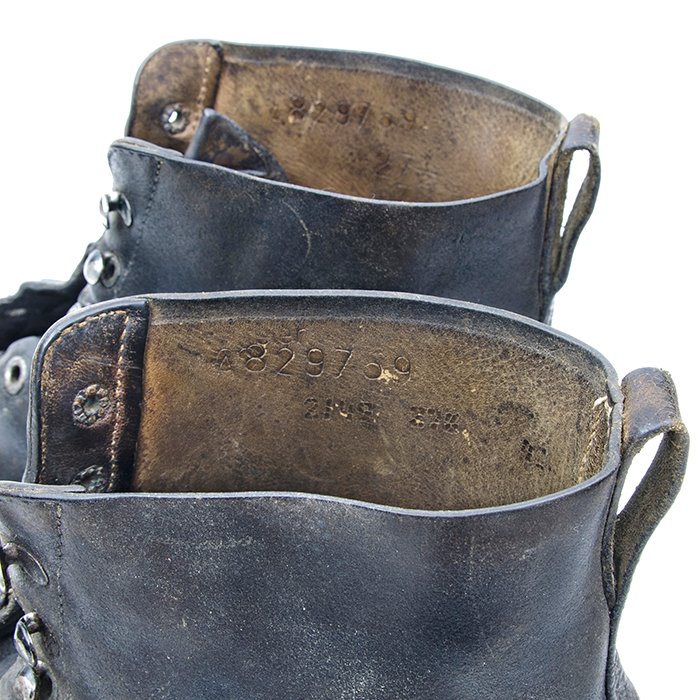 MP4001 Matched pair of service used Gebirgsjäger Bergschuhe — image 6