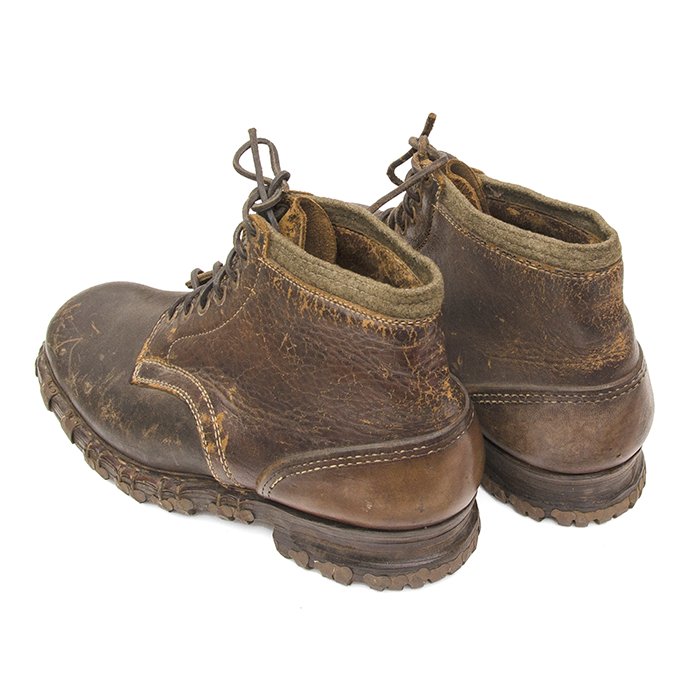 GZA3 Excellent matched pair of low quarter Gebirgsjäger boots — image 10