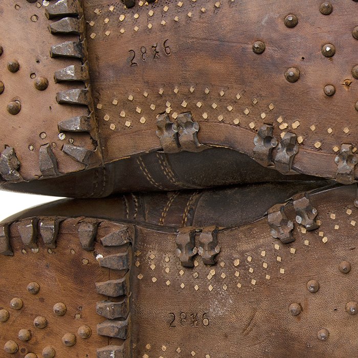 GZA3 Excellent matched pair of low quarter Gebirgsjäger boots — image 14