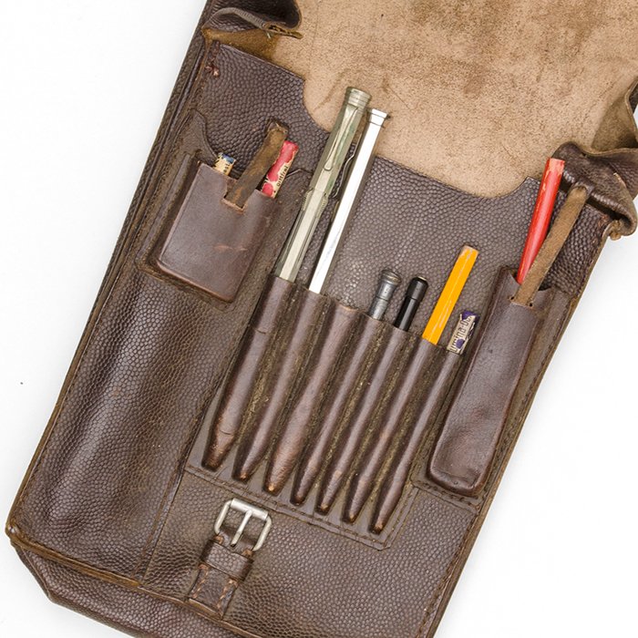 MP4004 Service used brown leather map case — image 6