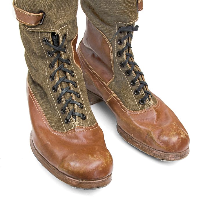 ACZ118 Excellent matched pair of Luftwaffe issue tropical high boots — image 5