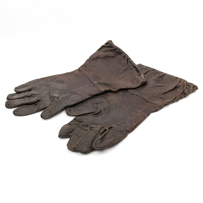 JCA1 Very nice matched pair of Fallschirmjäger unlined leather gauntlets — image 6