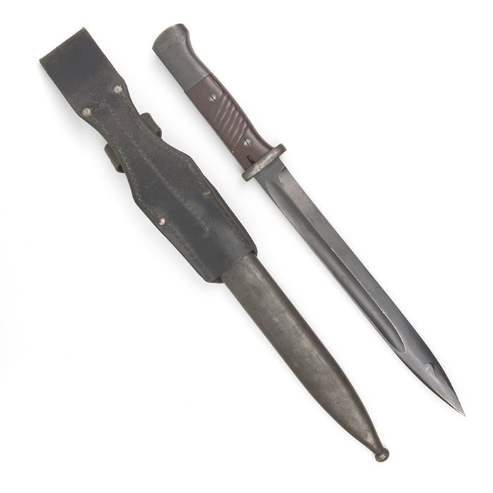 TOA1 Unmarked late war 98k bayonet and frog — image 10