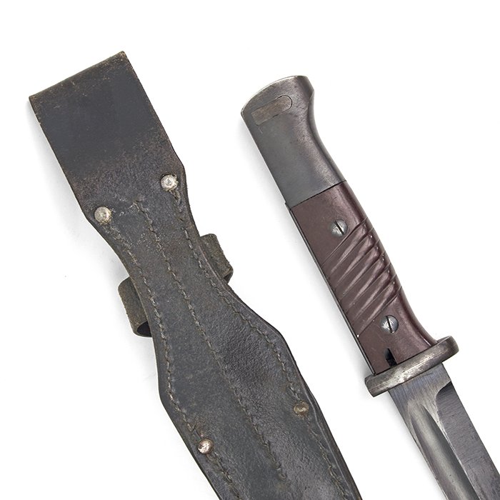 TOA1 Unmarked late war 98k bayonet and frog — image 11