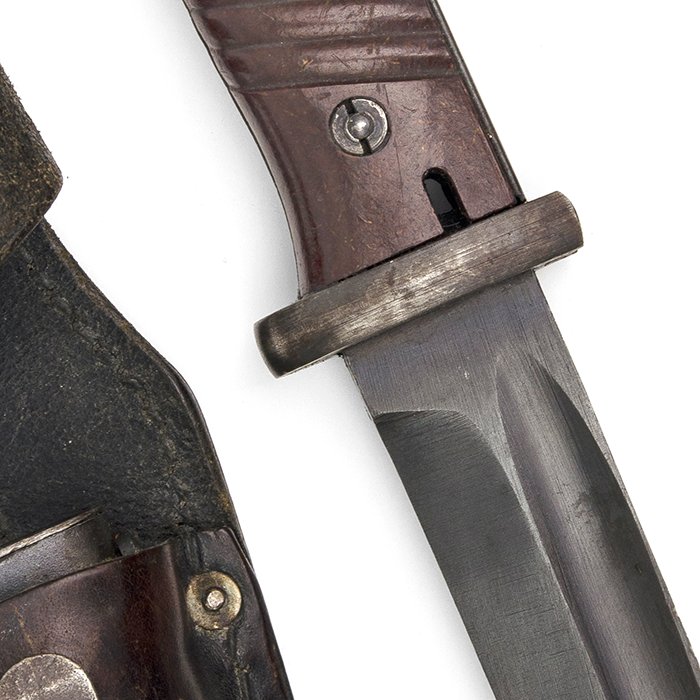 TOA1 Unmarked late war 98k bayonet and frog — image 5