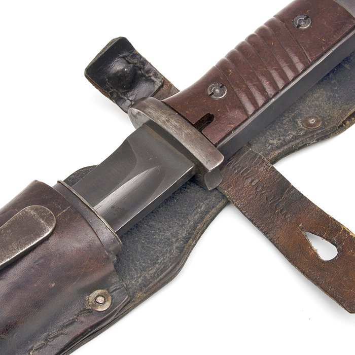 TOA1 Unmarked late war 98k bayonet and frog — image 8