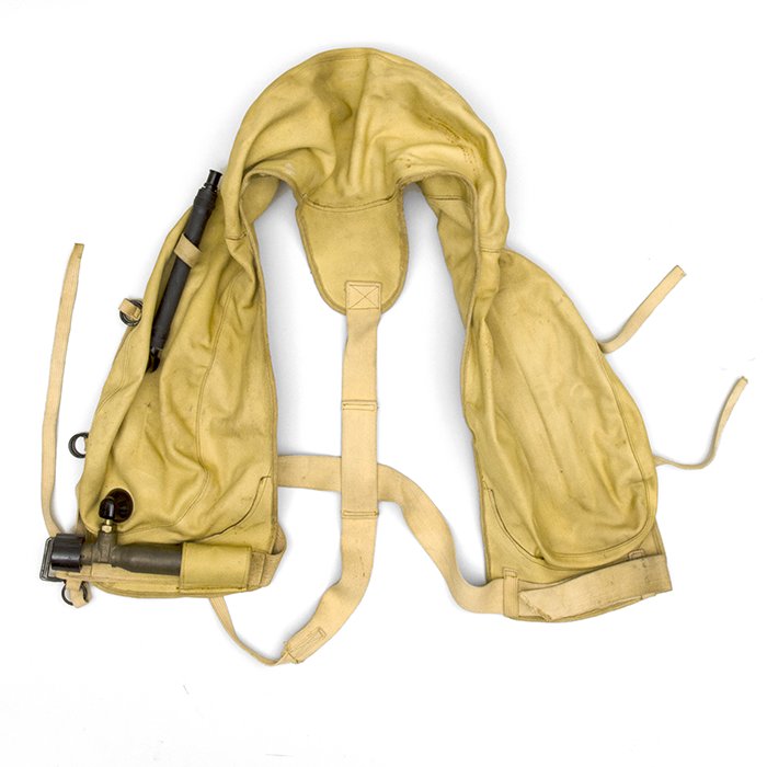 FCA8 Type 1030 B2 Luftwaffe inflatable Schwimmweste — image 11