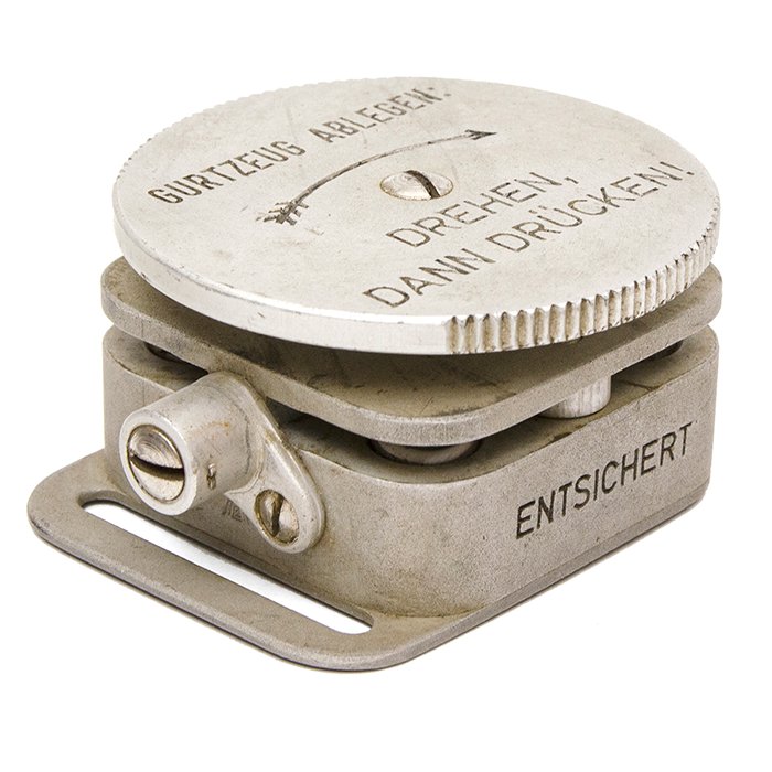 FCA9 Central quick-release fitting for Luftwaffe air crew parachutes — image 4