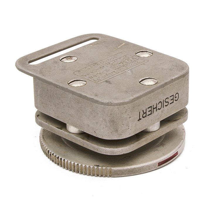 FCA9 Central quick-release fitting for Luftwaffe air crew parachutes — image 5