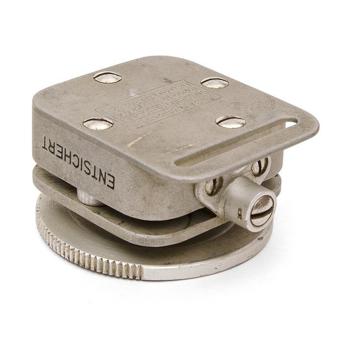 FCA9 Central quick-release fitting for Luftwaffe air crew parachutes — image 6