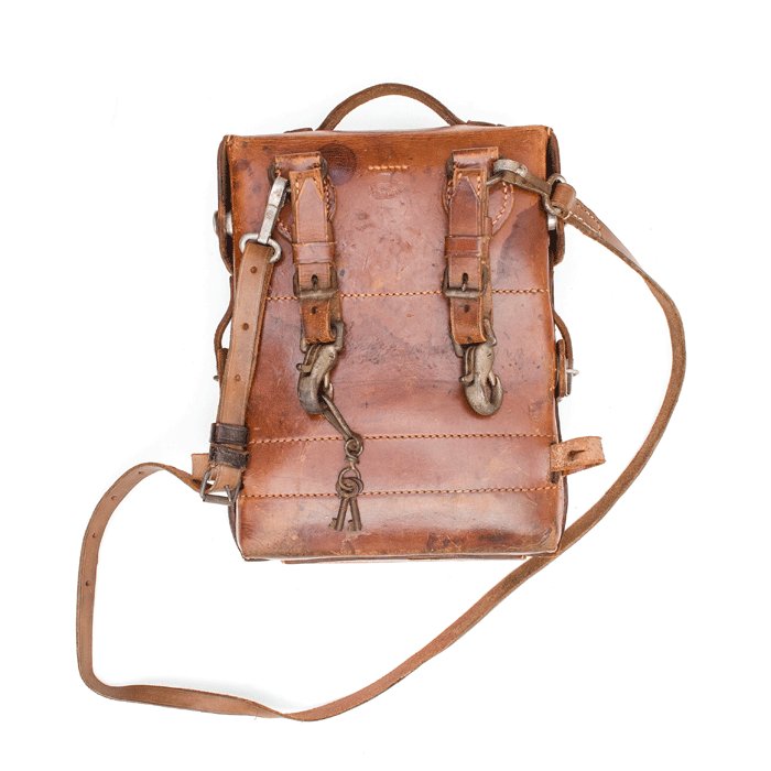 MAA46 Medical supply carrying case with full contents and capture paper — image 13