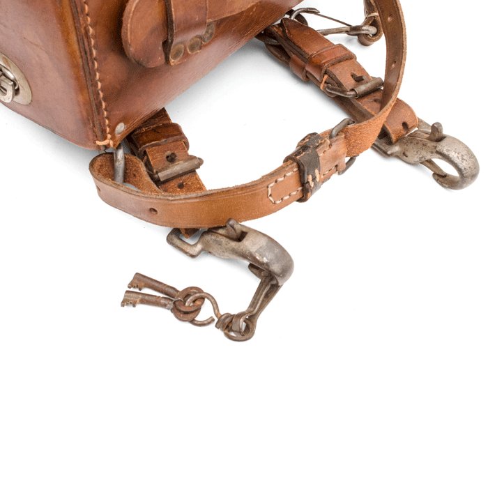 MAA46 Medical supply carrying case with full contents and capture paper — image 15