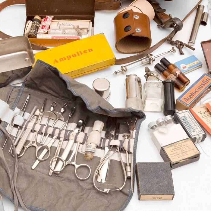 MAA46 Medical supply carrying case with full contents and capture paper — image 3