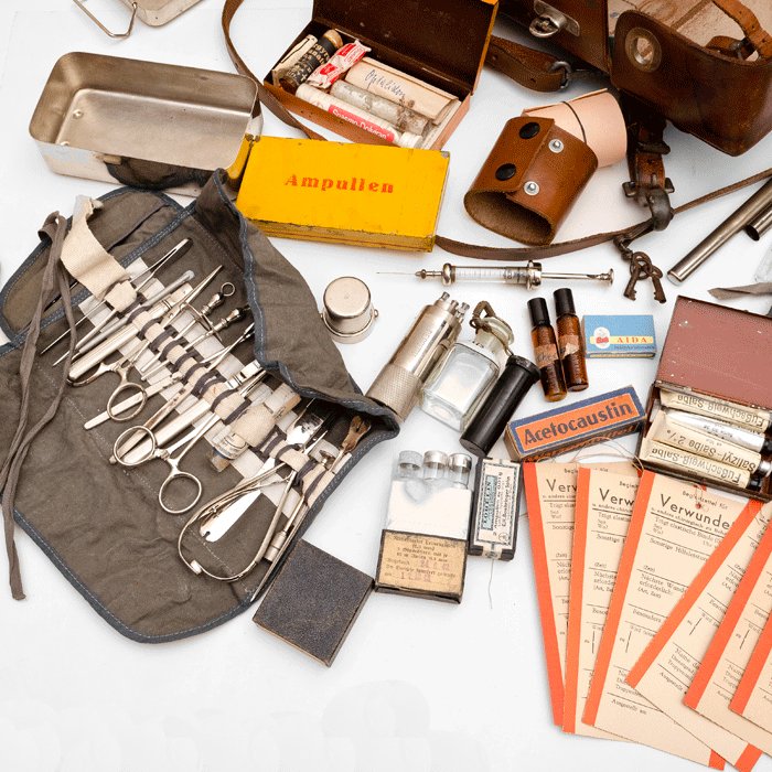 MAA46 Medical supply carrying case with full contents and capture paper — image 6