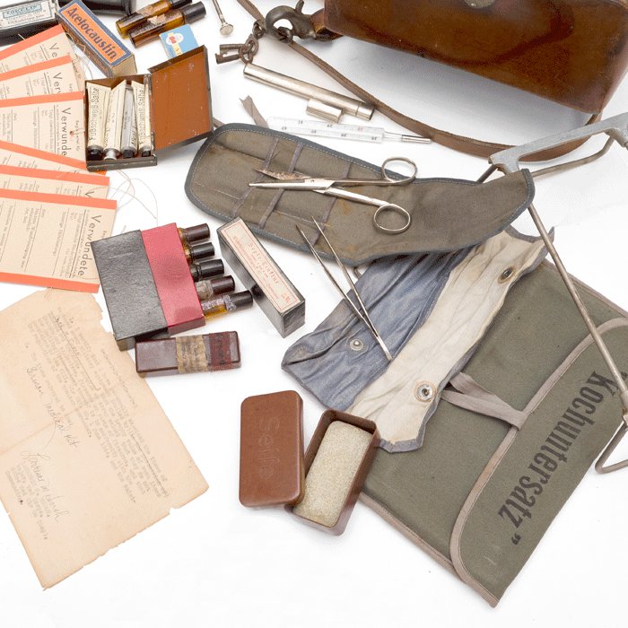 MAA46 Medical supply carrying case with full contents and capture paper — image 8