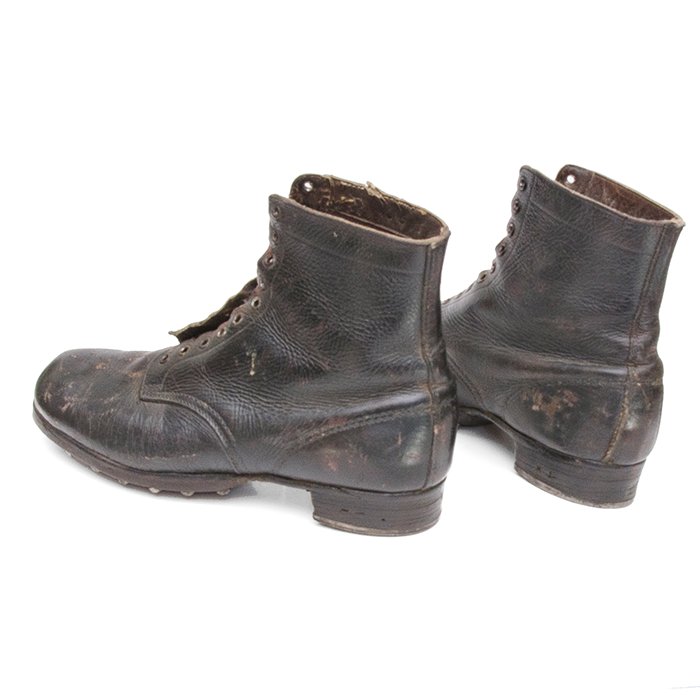 MP4002 Matched pair of black leather ankle boots — image 5