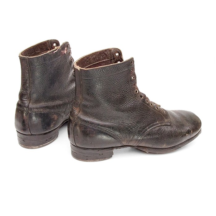 MP4002 Matched pair of black leather ankle boots — image 6