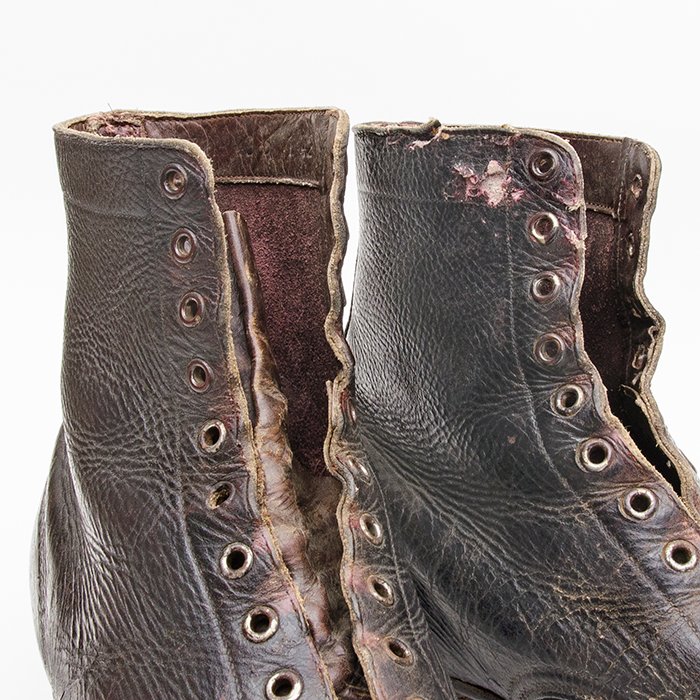 MP4002 Matched pair of black leather ankle boots — image 8