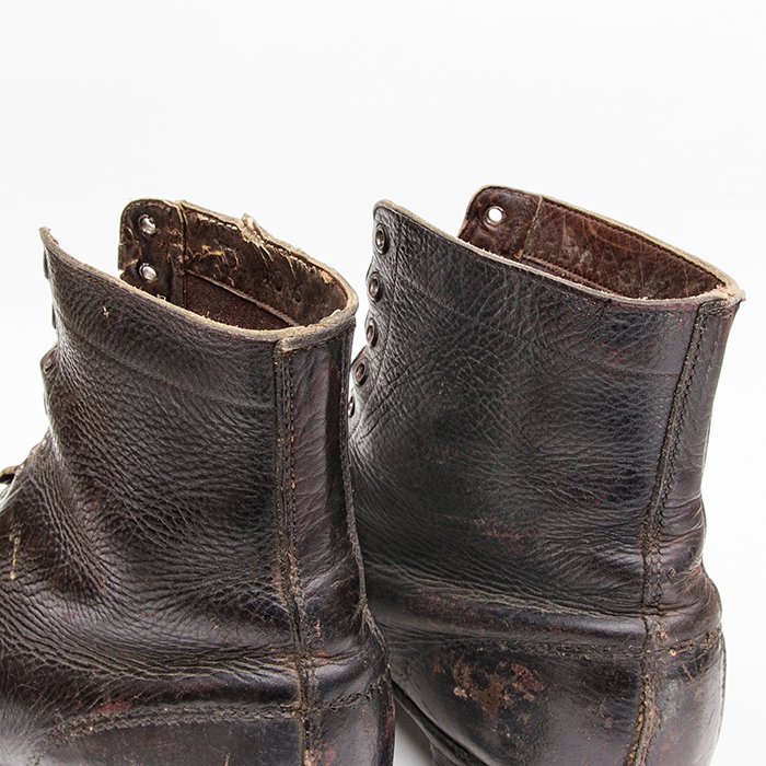 MP4002 Matched pair of black leather ankle boots — image 9