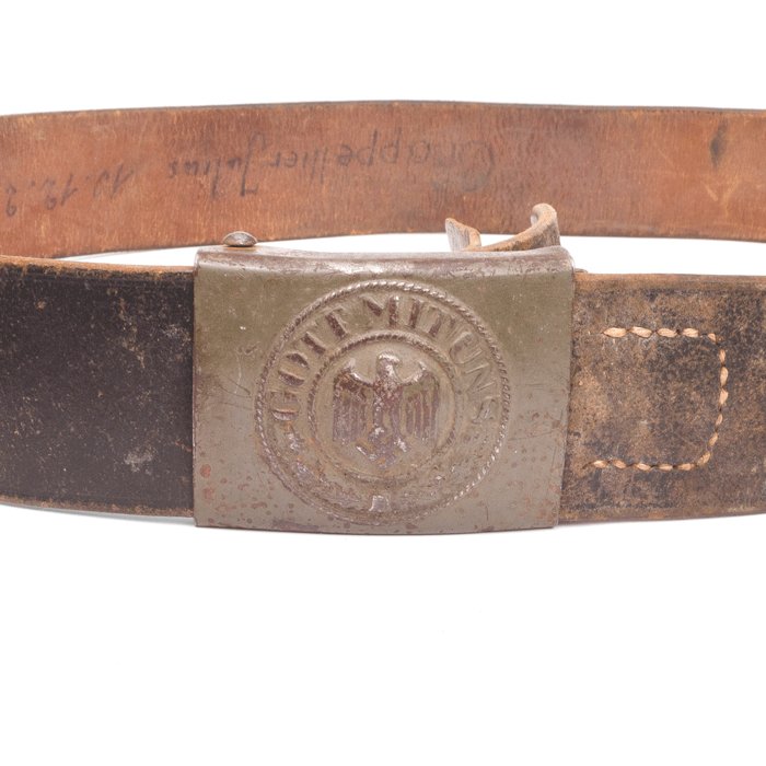 PEA18 Named Heer EM painted steel buckle and black leather belt — image 3