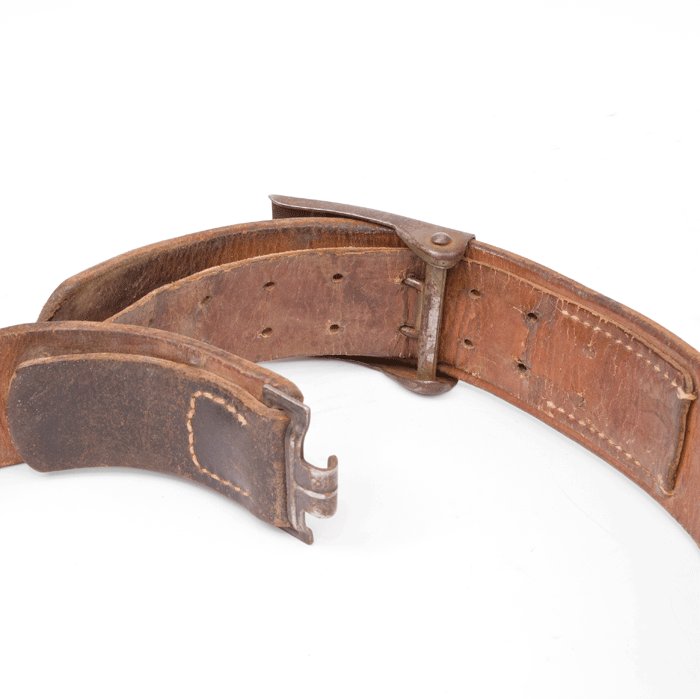 PEA18 Named Heer EM painted steel buckle and black leather belt — image 8