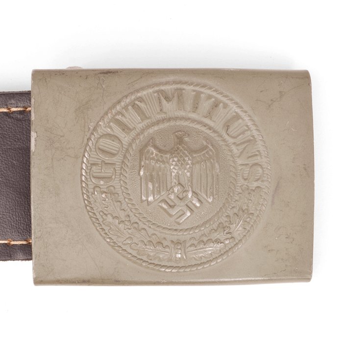 PEA12 Field grey painted Heer EM belt buckle with leather tab — image 4