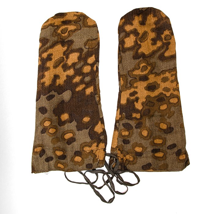 DGU14 Unissued Waffen-SS oakleaf autumn pattern camouflage mittens — image 3
