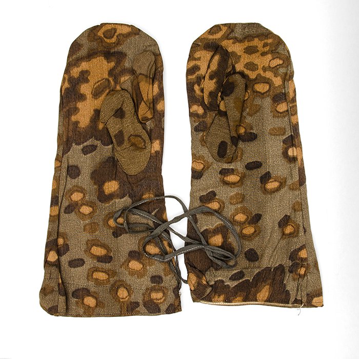 DGU14 Unissued Waffen-SS oakleaf autumn pattern camouflage mittens — image 5