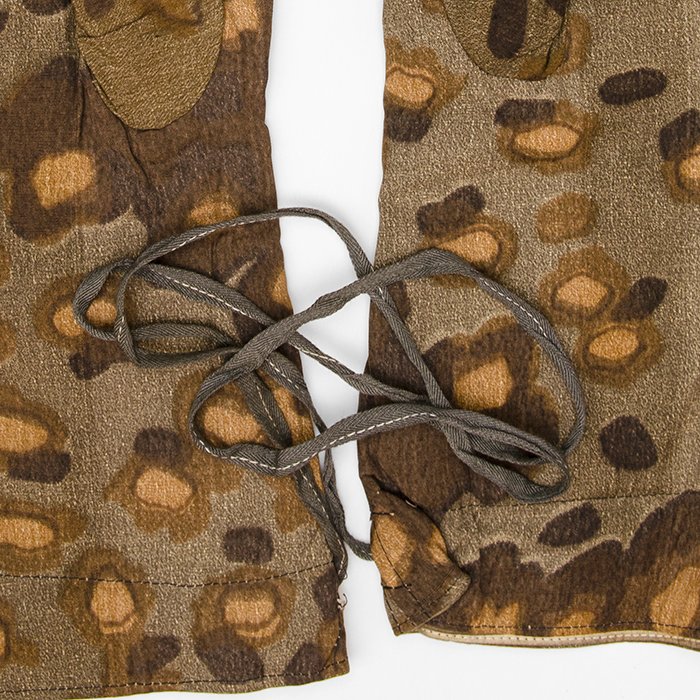 DGU14 Unissued Waffen-SS oakleaf autumn pattern camouflage mittens — image 9