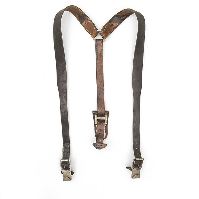 AGM4 Kriegsmarine marked equipment Y straps — image 2