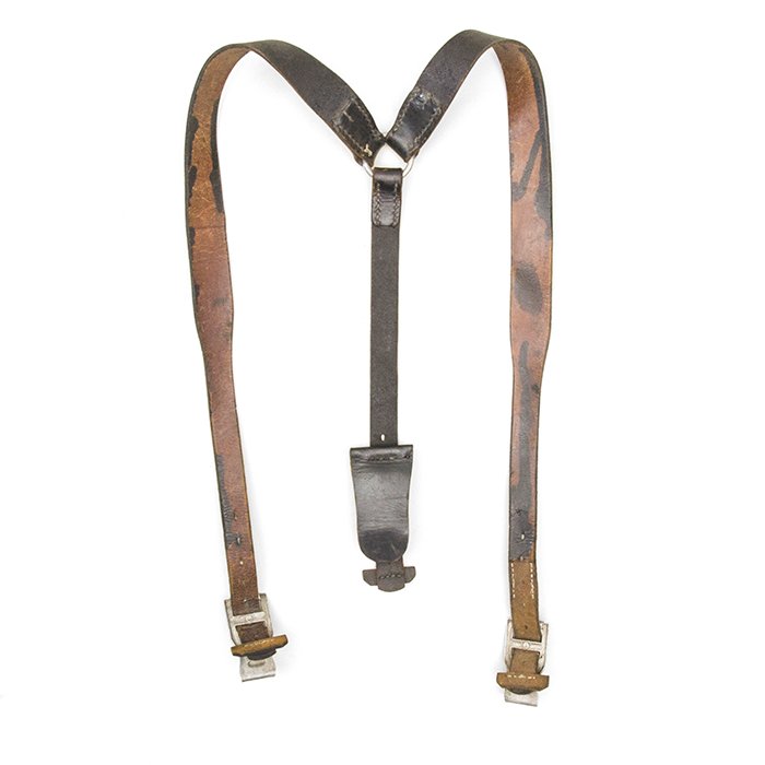 AGM4 Kriegsmarine marked equipment Y straps — image 3