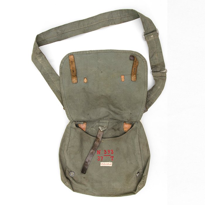 AGM6 Kriegsmarine breadbag with carrying strap — image 9