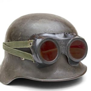 RSH10 Kriegsmarine goggles with red tinted lenses