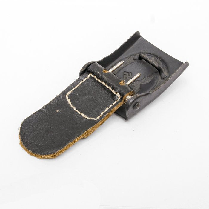 AHJ37 Blue painted Luftwaffe EM belt buckle with leather tab — image 6