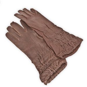JOU3 Slightly mismatched pair of Fallschirmjäger unlined leather gauntlets