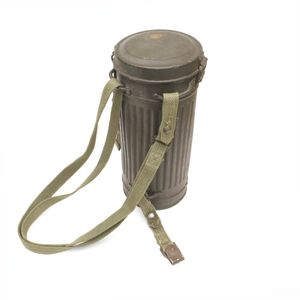 HKA7 Heer gas mask and cannister