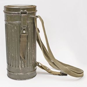 HKA8 Heer gas mask and cannister