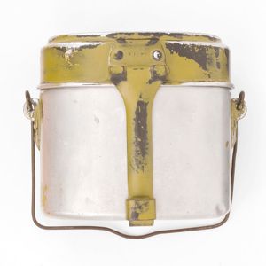 OTA2 Interesting personalized mess kit with remnants of tropical camouflage …